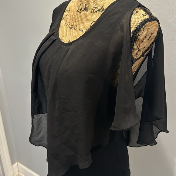 ✨Blouse✨ - Picture 2 of 3